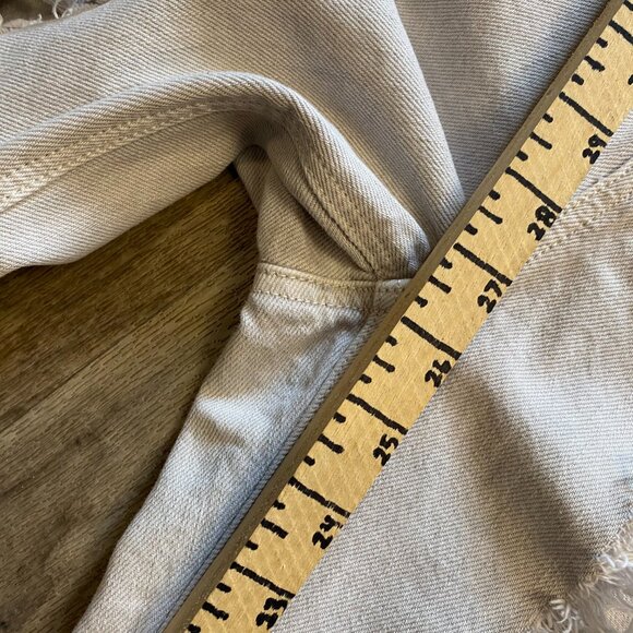 American Eagle Mom Jean Lightwash Heavily Distressed High Waisted Size 4 - Picture 8 of 8